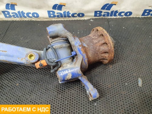 Кулак поворотный правый